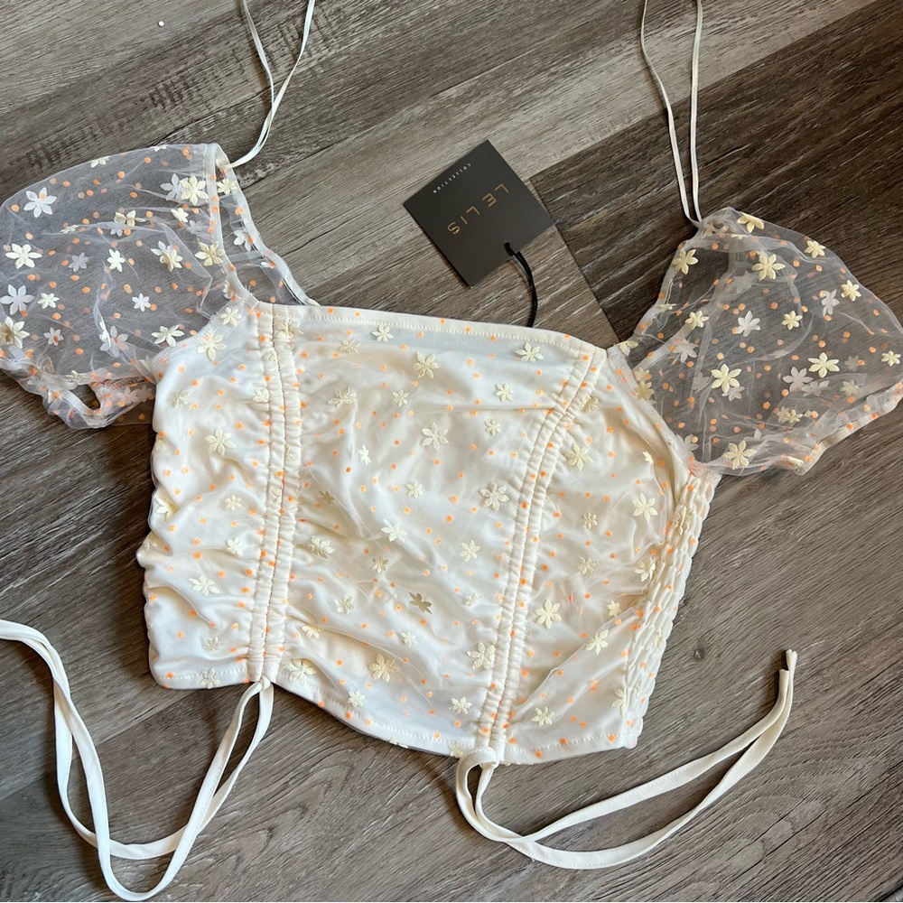 NWT Le Lis Collection glitter floral crop top - Picture 2 of 12
